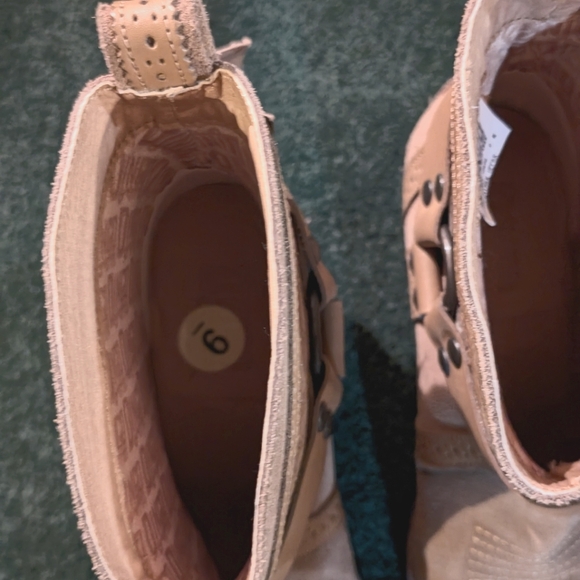 Dingo Harness Boots, Booties New 9 Tan Leather & Suede. NWT - Picture 5 of 7